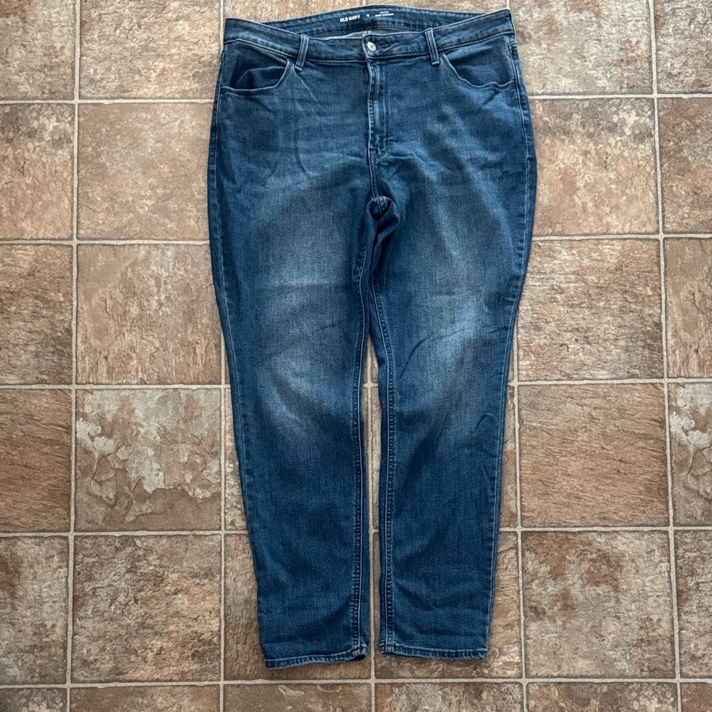 Old Navy Women's Straight Leg Jeans in Dark Blue
